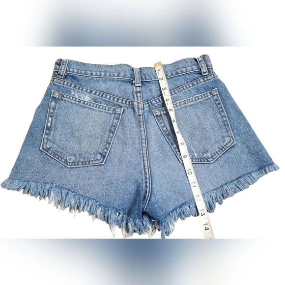 Reformation Dixie jean Short 24 - Picture 3 of 7